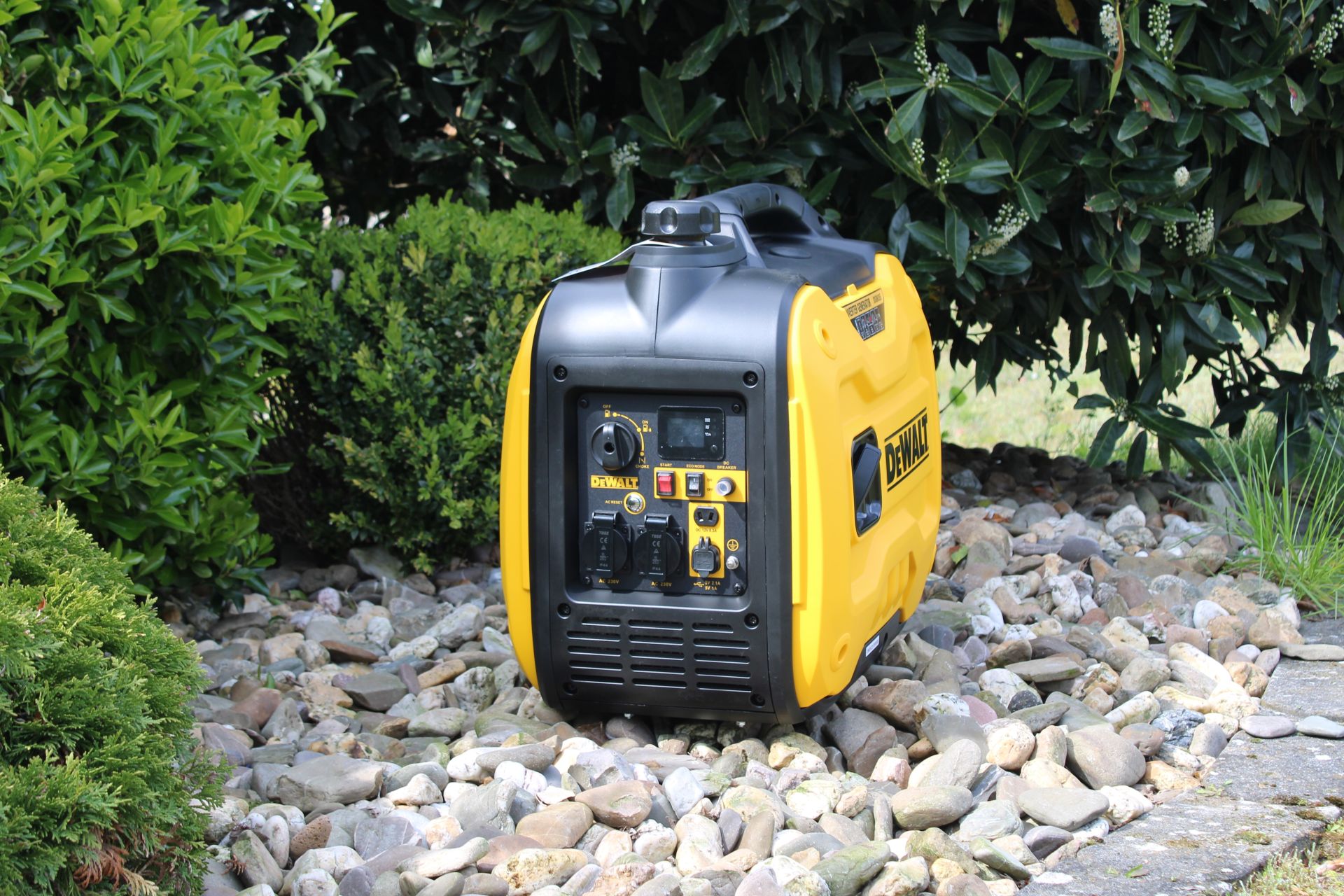 DeWalt Inverter 3400 Watt Benzin DXGNi35E Stromaggregat Top Inverter
